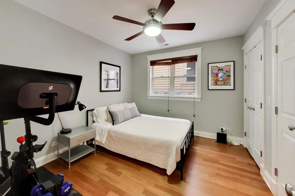 844 West Roscoe Street Chicago IL 60657