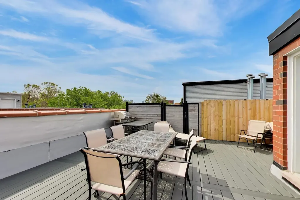 844 West Roscoe Street Chicago IL 60657