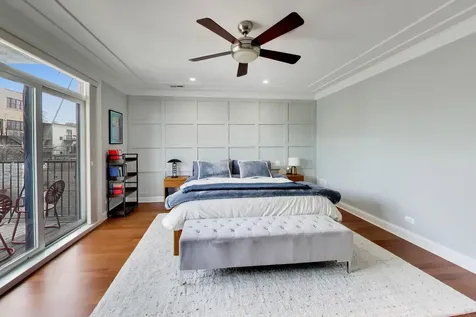 844 West Roscoe Street Chicago IL 60657