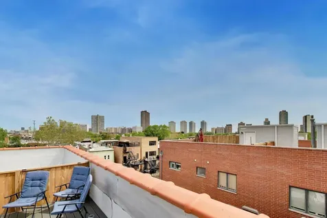 844 West Roscoe Street Chicago IL 60657