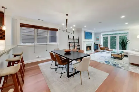 844 West Roscoe Street Chicago IL 60657
