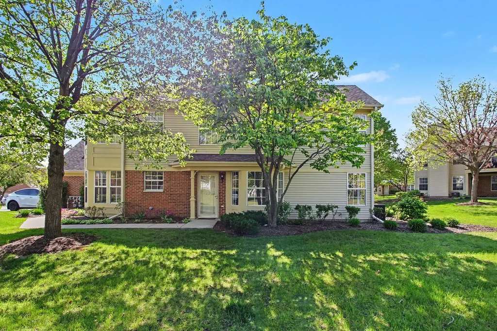 530A Pembrook Court S Crystal Lake IL 60014