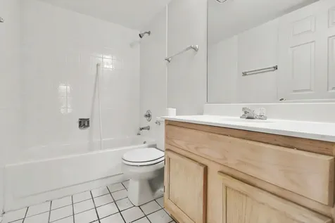 530A Pembrook Court S Crystal Lake IL 60014