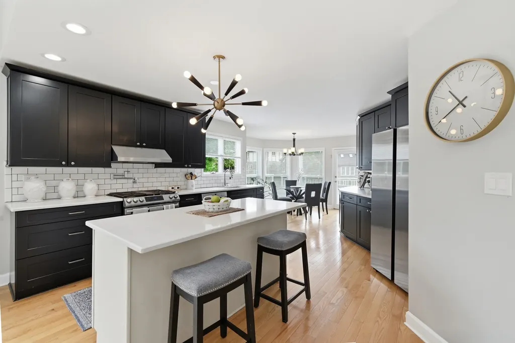 1500 Pine View Court Darien IL 60561