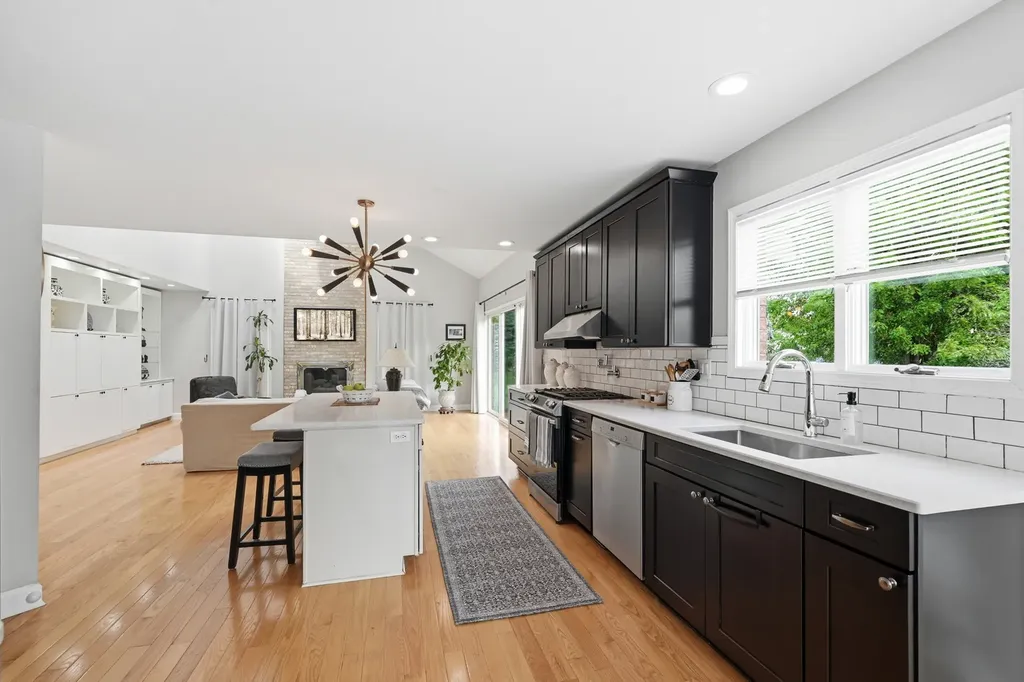 1500 Pine View Court Darien IL 60561