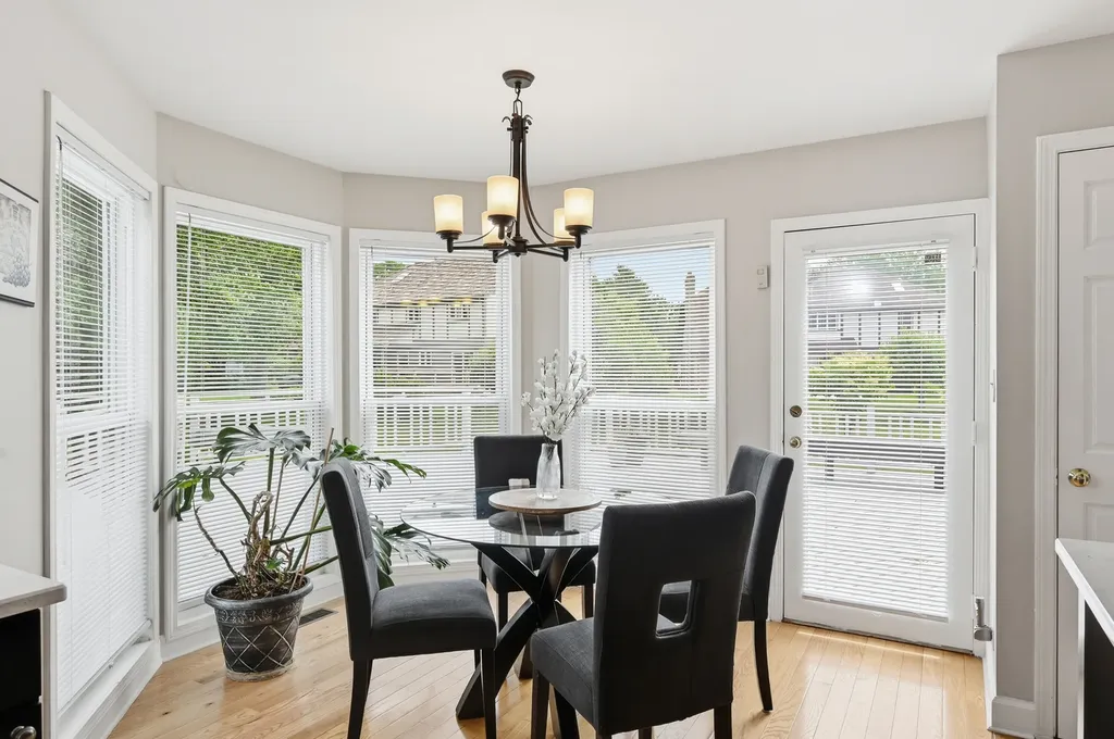 1500 Pine View Court Darien IL 60561