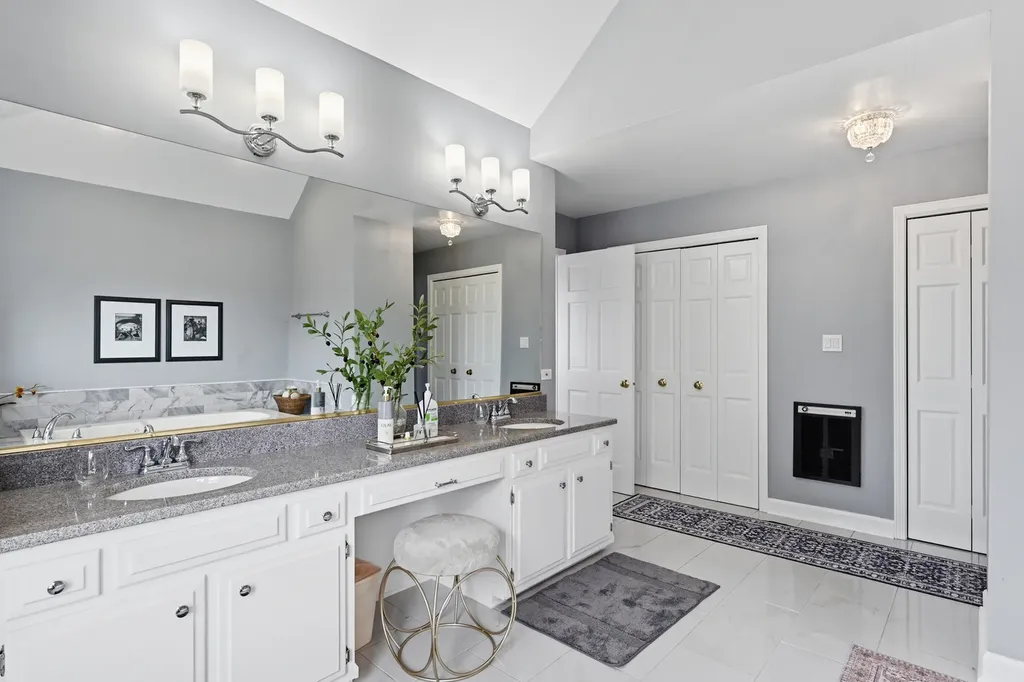 1500 Pine View Court Darien IL 60561