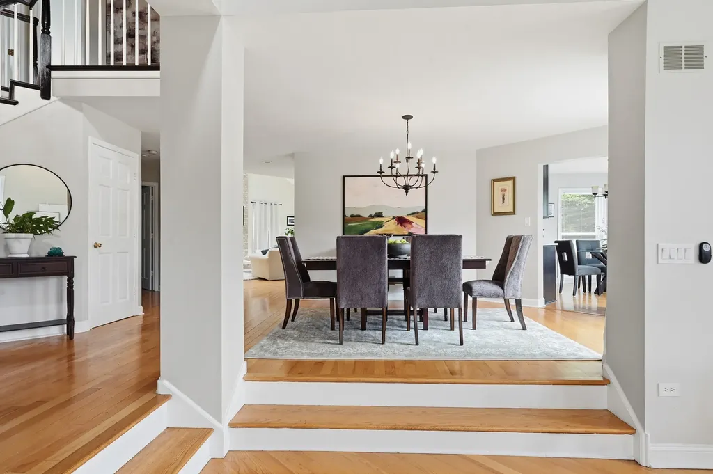 1500 Pine View Court Darien IL 60561