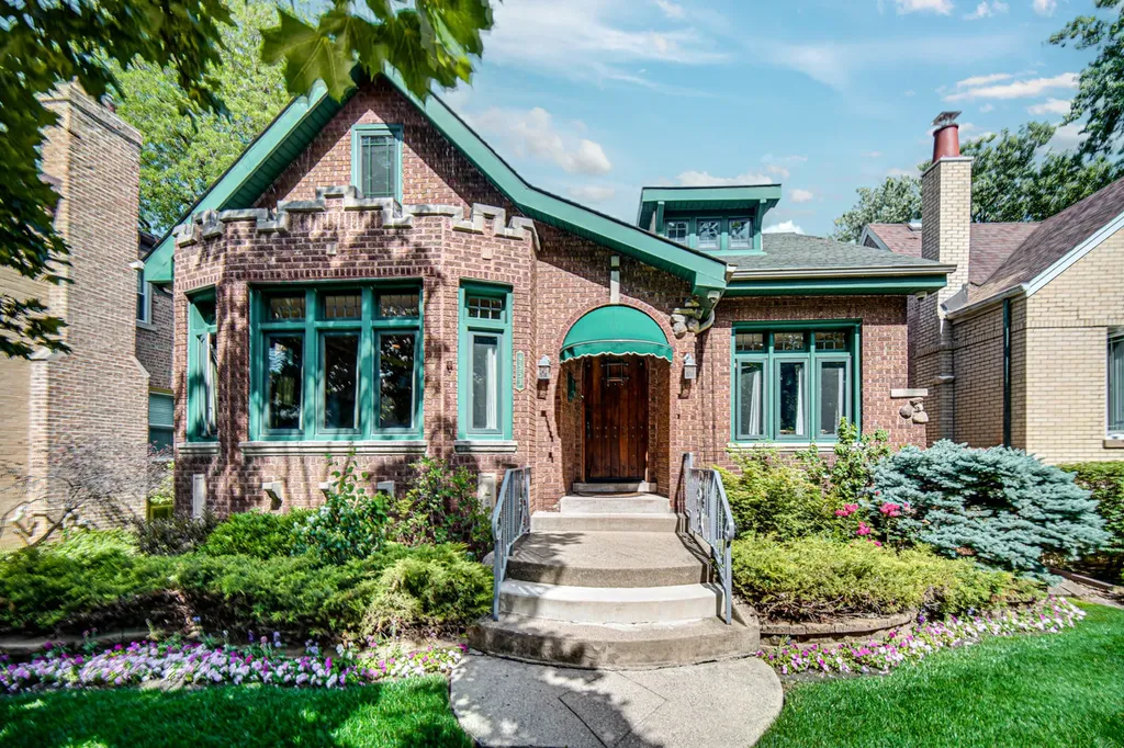 9553 South Hamilton Avenue Chicago IL 60643
