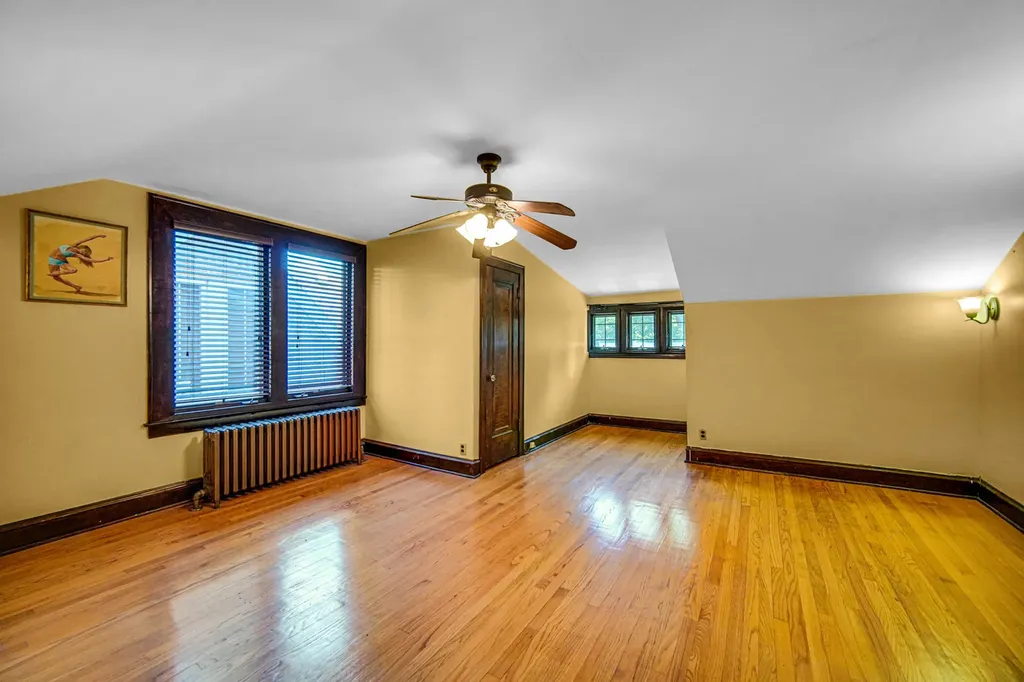 9553 South Hamilton Avenue Chicago IL 60643