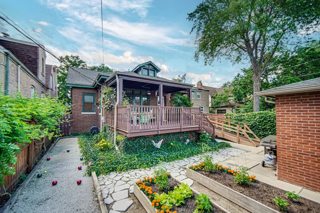 9553 South Hamilton Avenue Chicago IL 60643