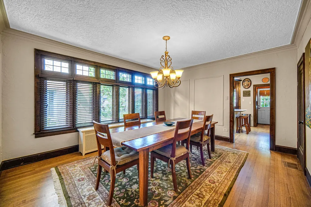 9553 South Hamilton Avenue Chicago IL 60643