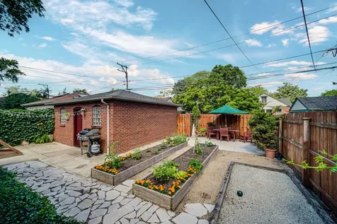 9553 South Hamilton Avenue Chicago IL 60643
