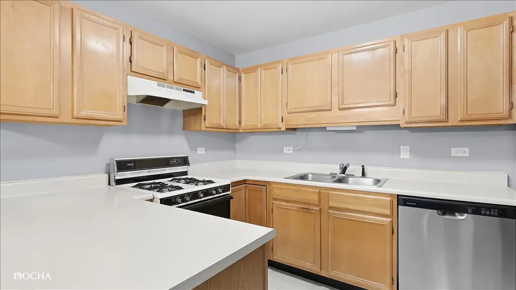 1440 Foxcroft Drive Aurora IL 60506