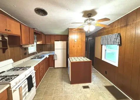 4248 Church Road Salem IL 62881