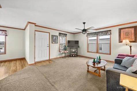 173 Northshore Road Elgin IL 60123