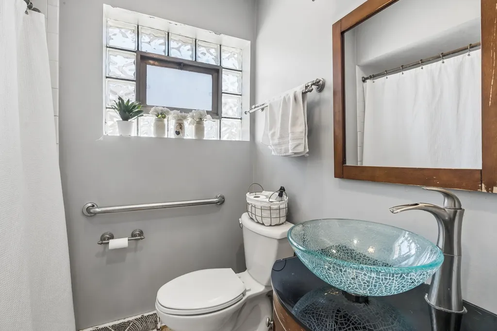 7738 West Clarence Avenue Chicago IL 60631