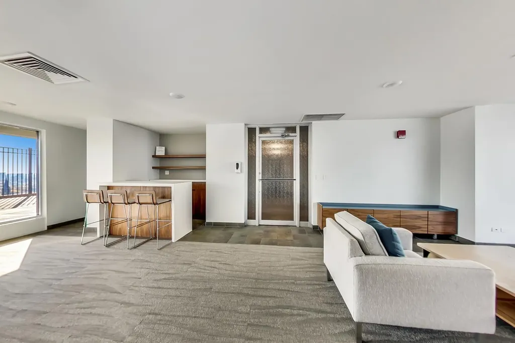 1960 North Lincoln Park West Chicago IL 60614
