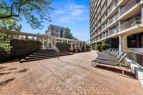 1960 North Lincoln Park West Chicago IL 60614
