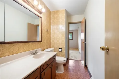 536 Farthing Lane Des Plaines IL 60016