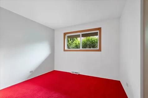 536 Farthing Lane Des Plaines IL 60016