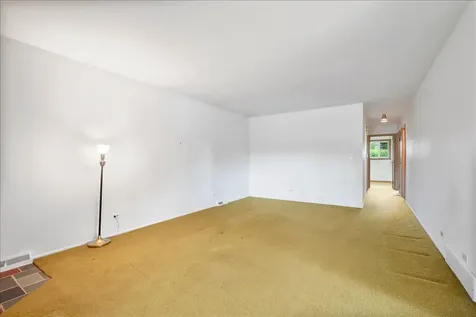 536 Farthing Lane Des Plaines IL 60016