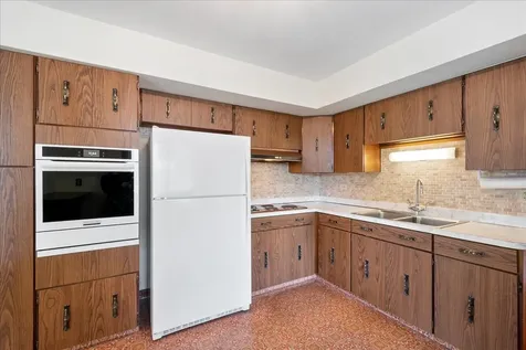 536 Farthing Lane Des Plaines IL 60016