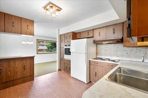 536 Farthing Lane Des Plaines IL 60016