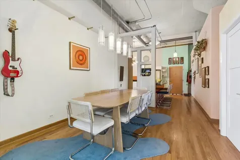 1800 West Roscoe Street Chicago IL 60657