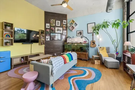 1800 West Roscoe Street Chicago IL 60657