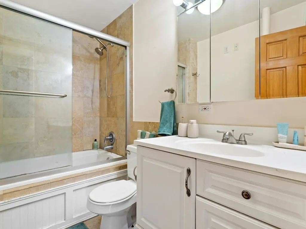 3951 North St Louis Avenue Chicago IL 60618