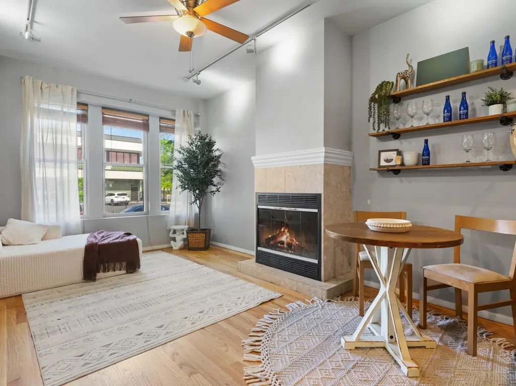 3951 North St Louis Avenue Chicago IL 60618