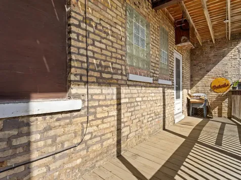 3951 North St Louis Avenue Chicago IL 60618
