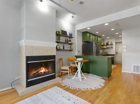 3951 North St Louis Avenue Chicago IL 60618