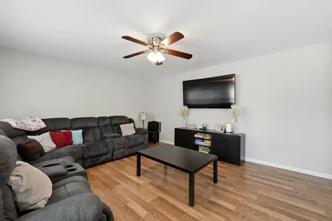 791 Brookline Street South Elgin IL 60177