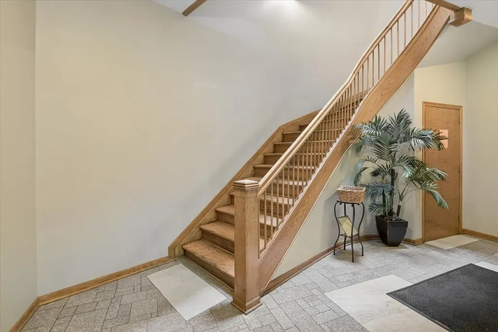 6417 South Minerva Avenue Chicago IL 60637
