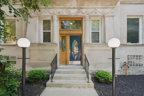 6417 South Minerva Avenue Chicago IL 60637