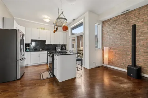 6417 South Minerva Avenue Chicago IL 60637