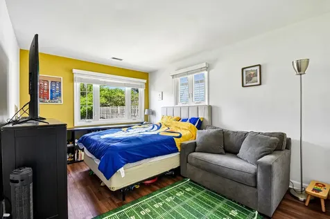728 North Kennicott Avenue Arlington Heights IL 60004