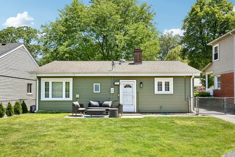 728 North Kennicott Avenue Arlington Heights IL 60004