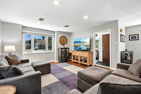 728 North Kennicott Avenue Arlington Heights IL 60004