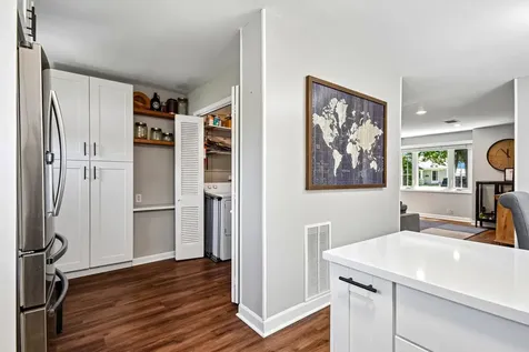 728 North Kennicott Avenue Arlington Heights IL 60004