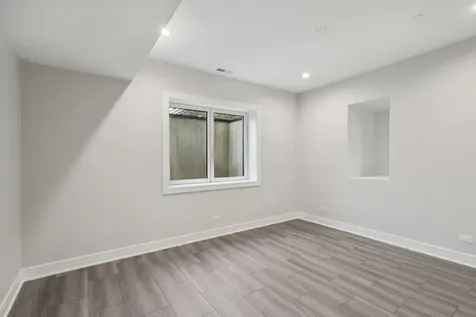 1744 Walnut Circle Northbrook IL 60062