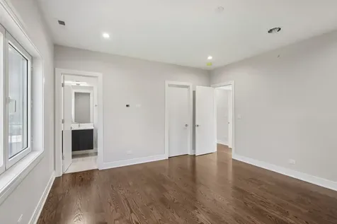 1744 Walnut Circle Northbrook IL 60062