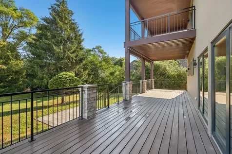 1744 Walnut Circle Northbrook IL 60062