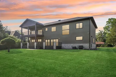 1744 Walnut Circle Northbrook IL 60062