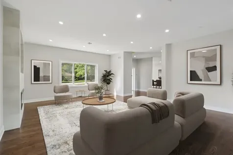 1744 Walnut Circle Northbrook IL 60062