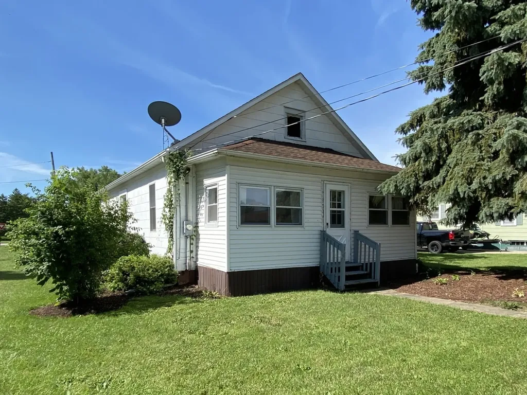 301 Richards Street Oglesby IL 61348