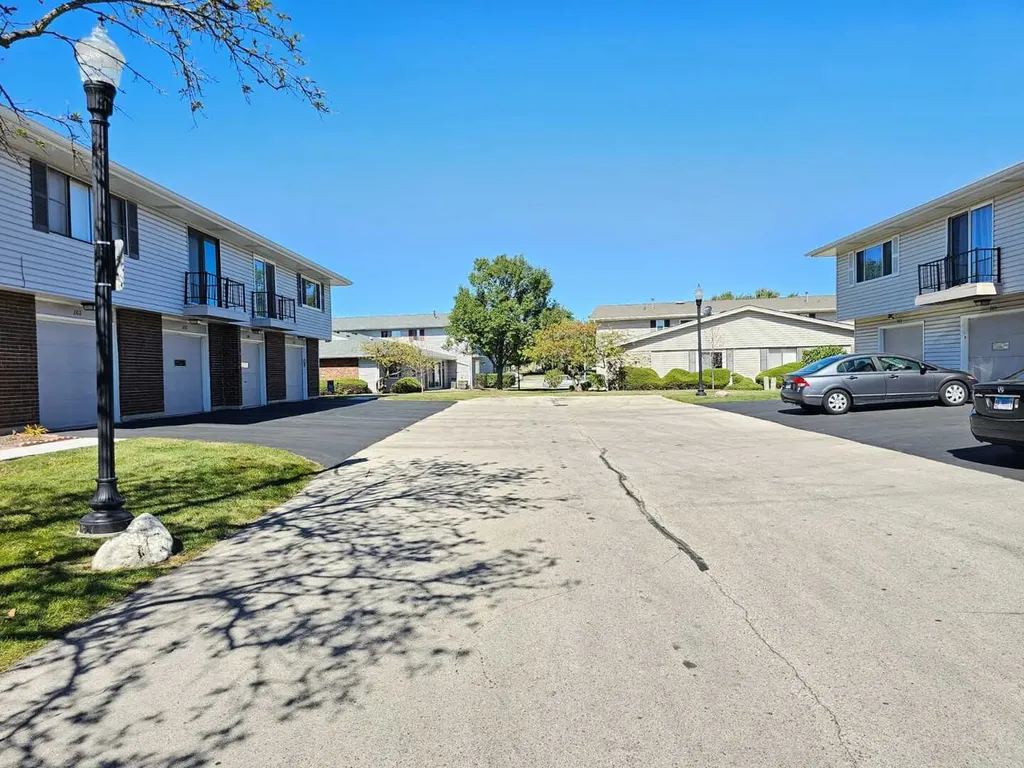 134 Shattuck Court Schaumburg IL 60194