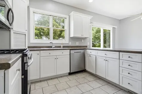 9821 Gabriel Drive Bloomington IL 61705